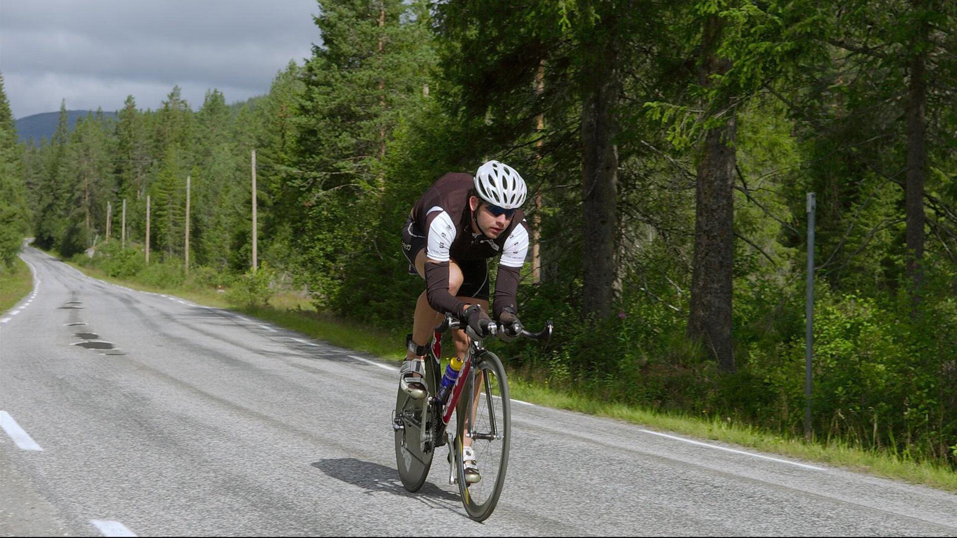 意想不到的连线！国足门神后场精确制导，导演逆转好戏点燃亚洲杯希望